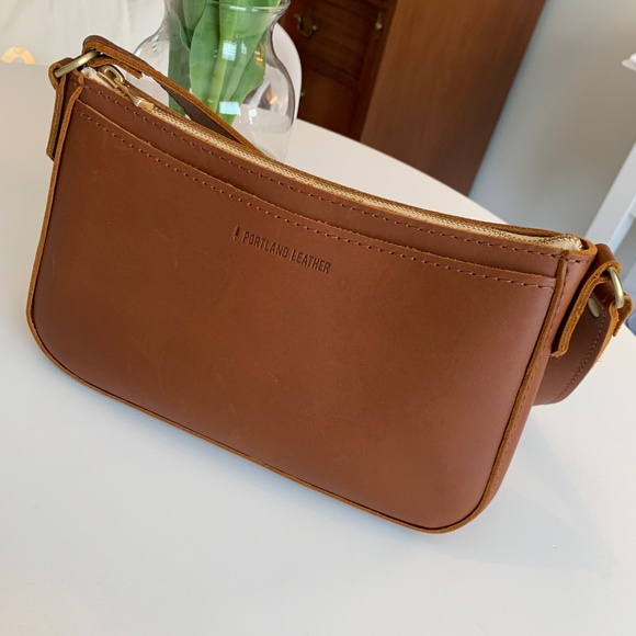 Portland Leather Lucy Shoulder Bag - Picture 13 of 13